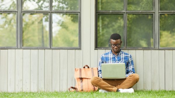 Online Colleges The Offer Free Laptops